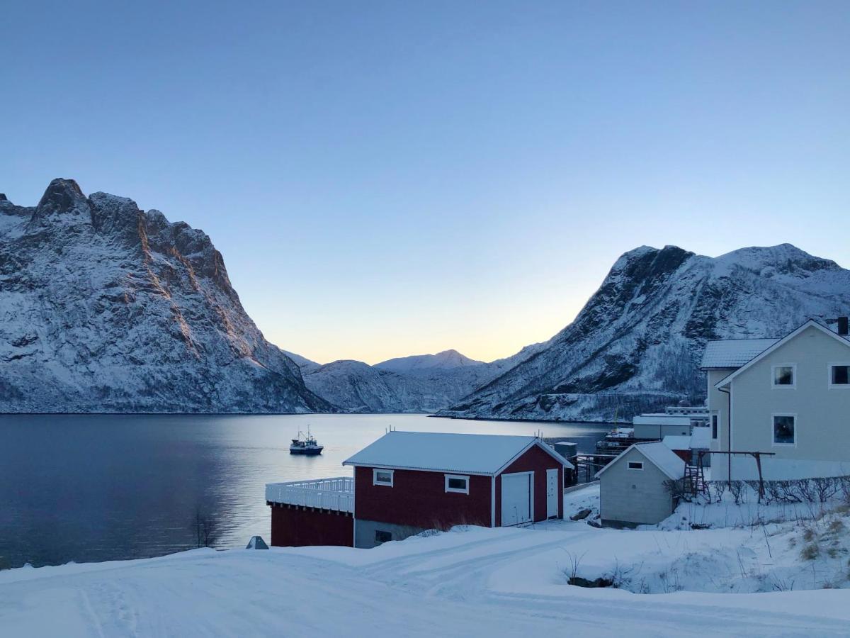 Segla Guesthouse - With View Of Fjord Fjordgard Exterior photo