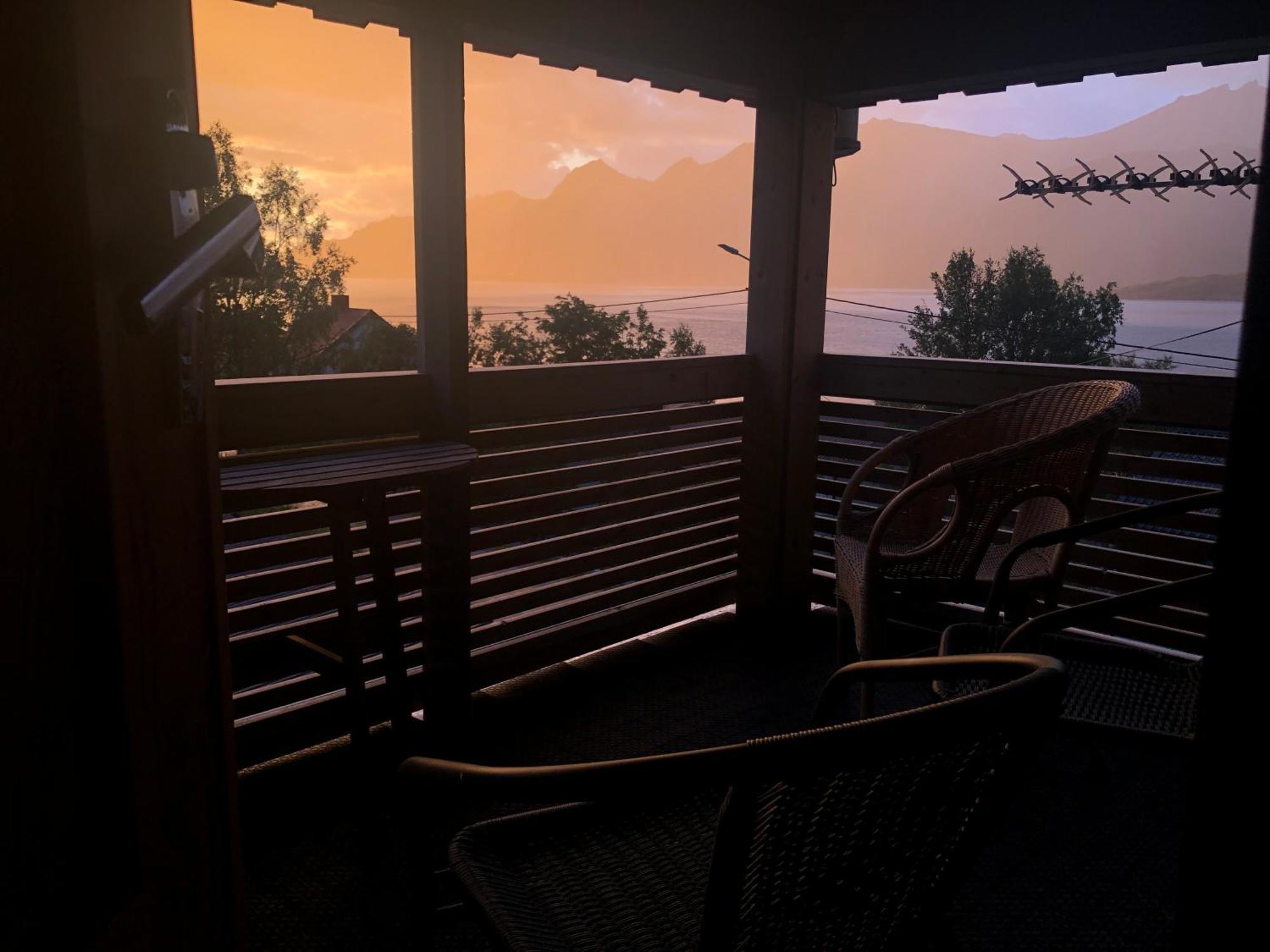 Segla Guesthouse - With View Of Fjord Fjordgard Exterior photo