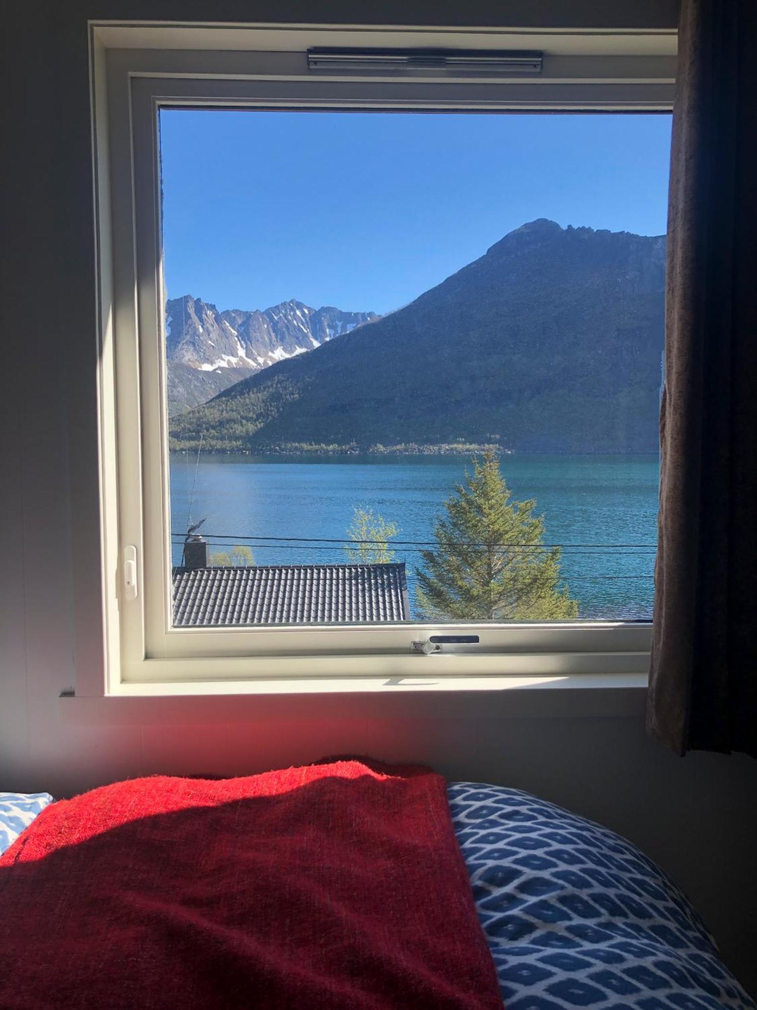Segla Guesthouse - With View Of Fjord Fjordgard Room photo